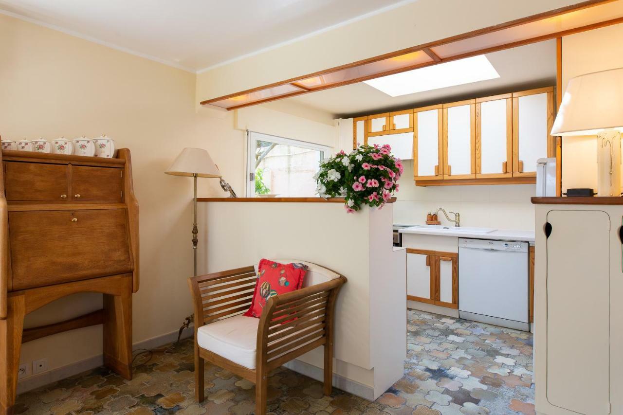 Haus Mit Garten Ueber Der Bucht Von Cannes Vallauris Exteriör bild