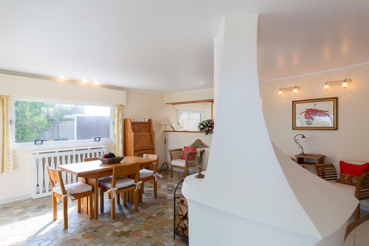 Haus Mit Garten Ueber Der Bucht Von Cannes Vallauris Exteriör bild