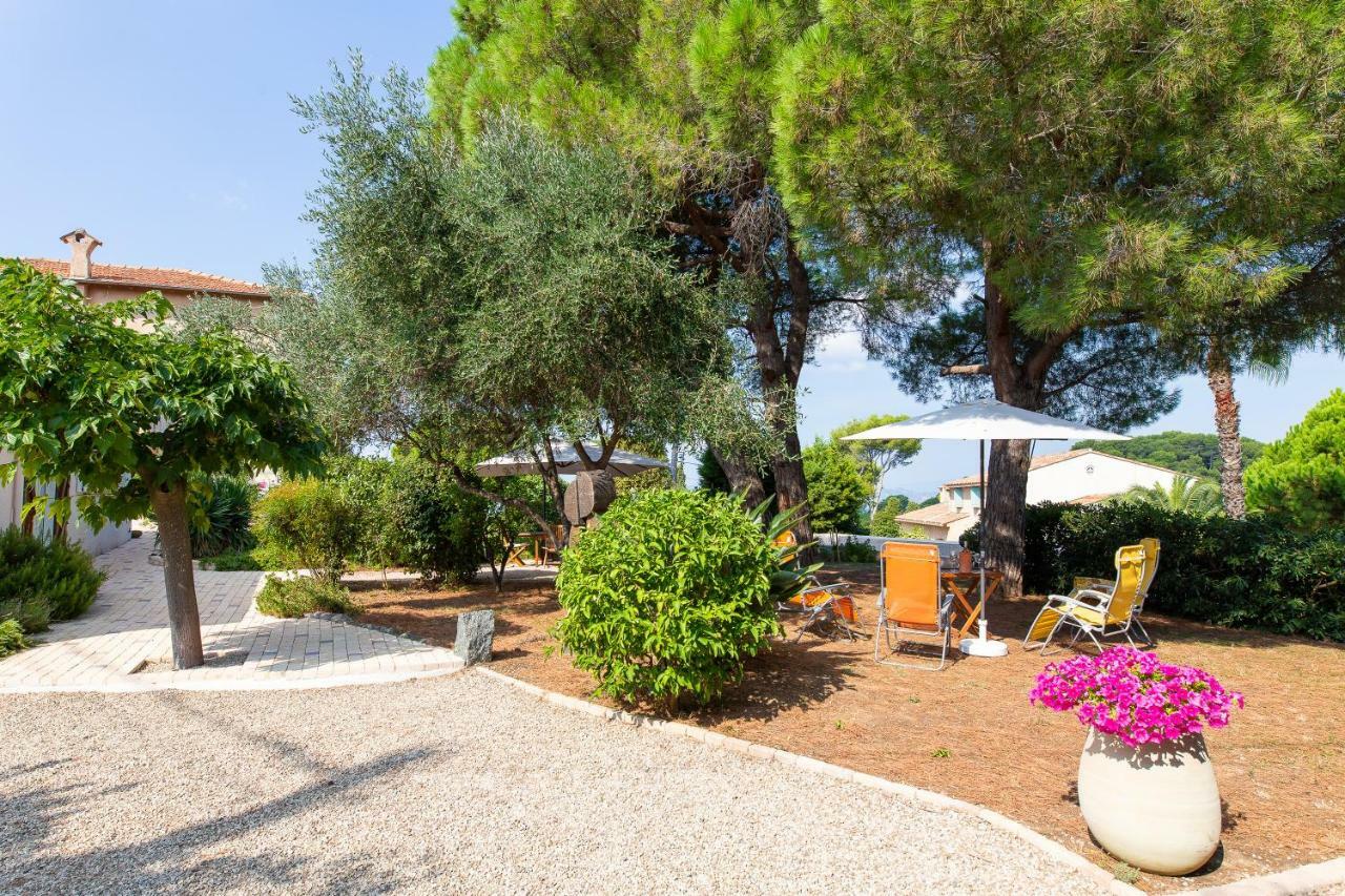 Haus Mit Garten Ueber Der Bucht Von Cannes Vallauris Exteriör bild
