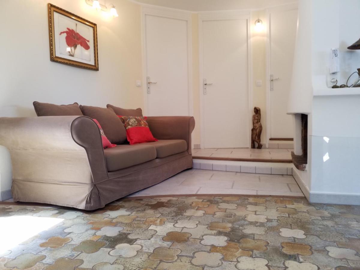 Haus Mit Garten Ueber Der Bucht Von Cannes Vallauris Exteriör bild